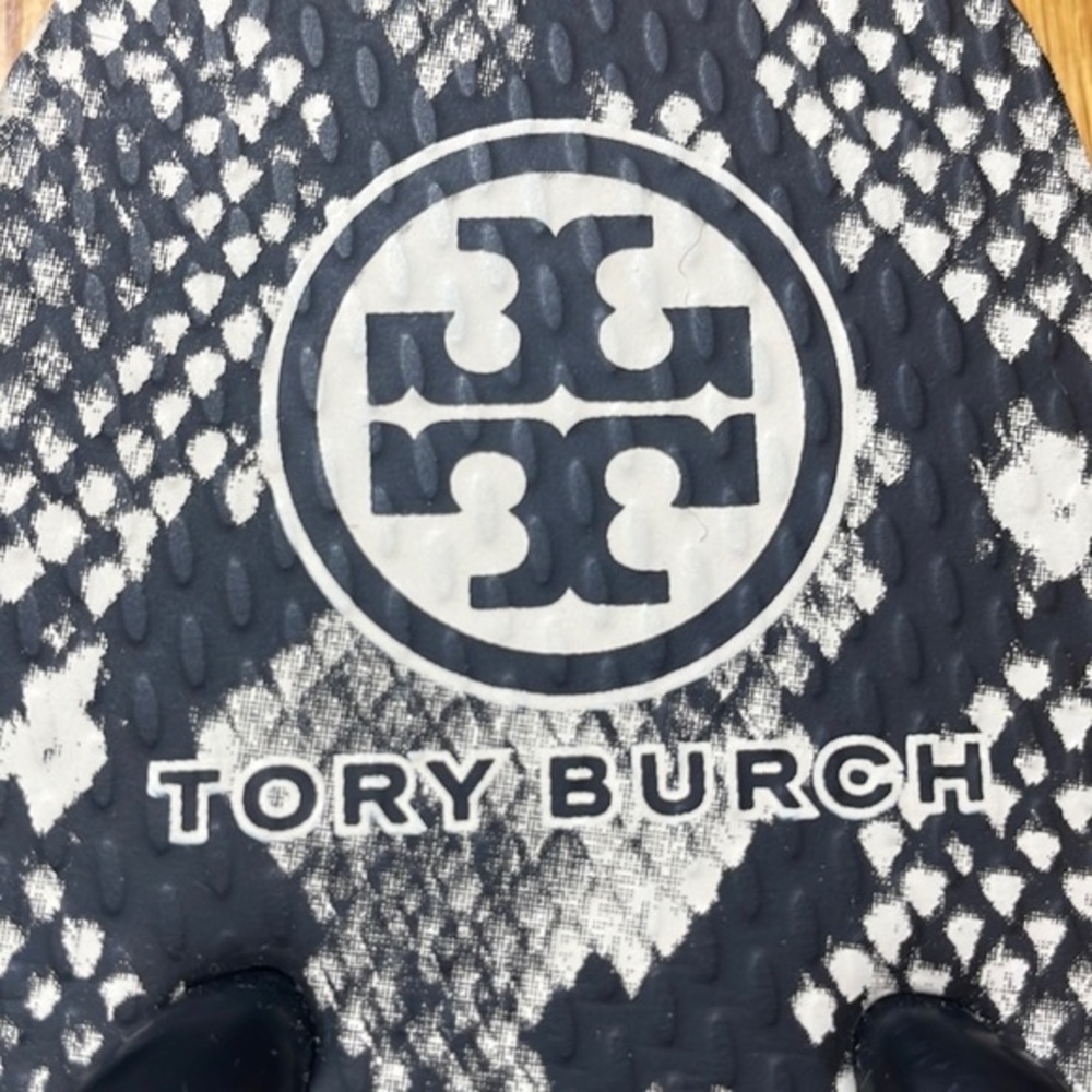 Tory Burch Classic Snake Reptile Preppy Perfect Black Thong Flip Flop Sandals - Picture 15 of 15